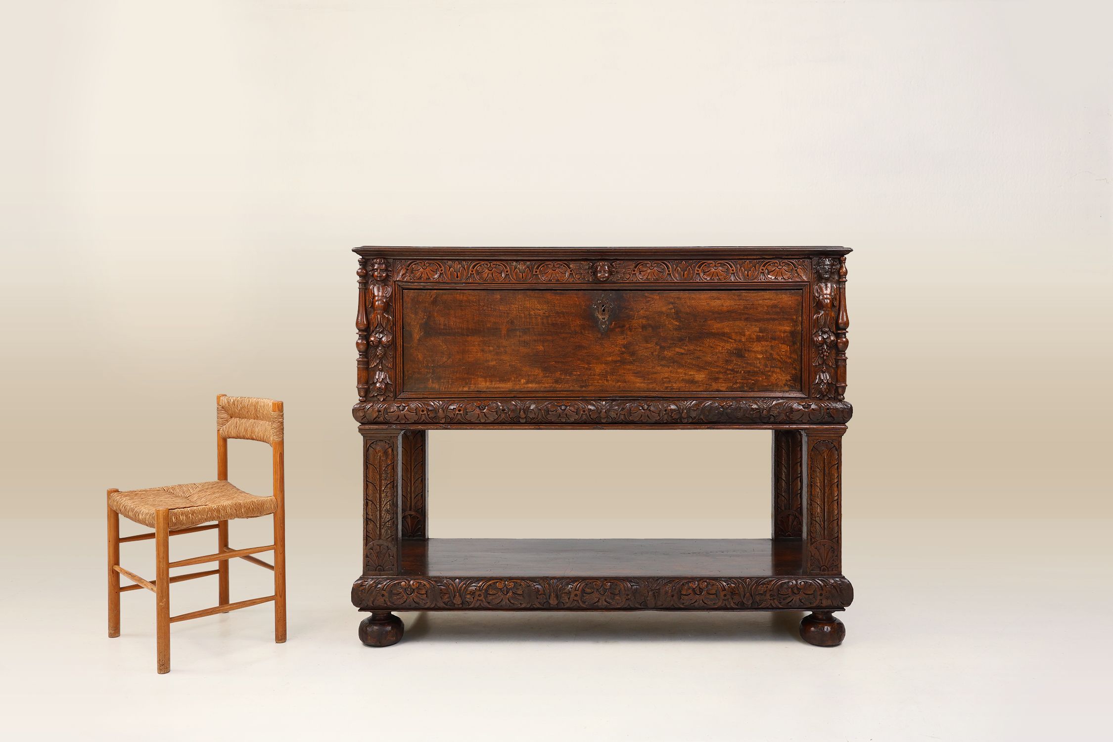 16th Century Italian Renaissance Cabinet in walnut with rich carvingsthumbnail